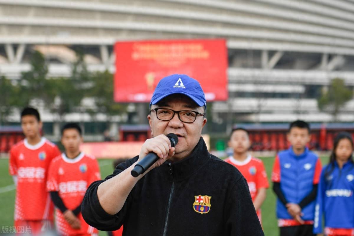 董路王晓龙争论再次证明，职业球员并非专业，认知决定上限高度