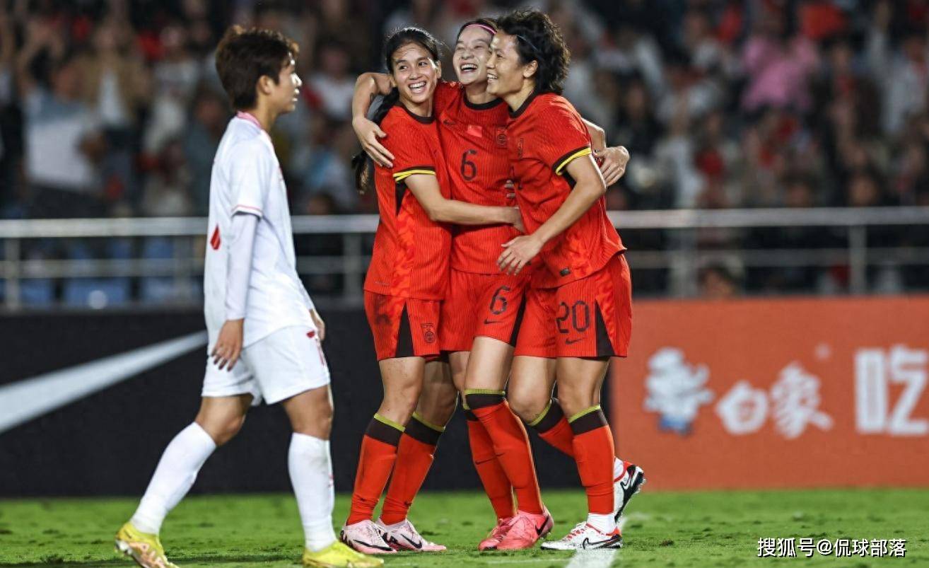 1-0到1-4！中国女足被逆转：18分钟连丢4球崩盘，多样送乌龙助攻