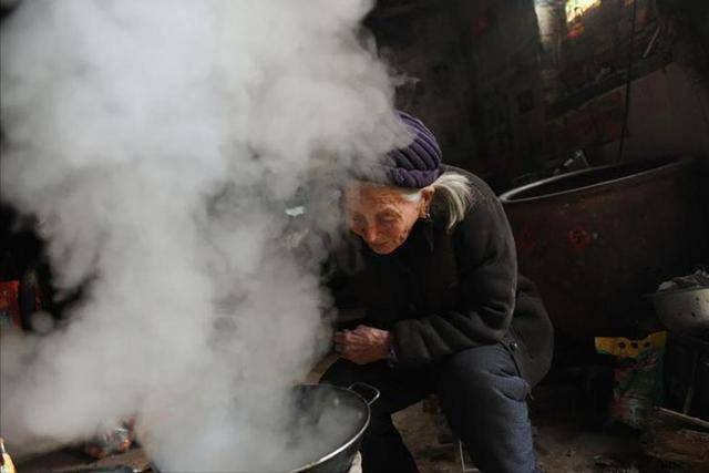 肺癌都是怎么来的？医生直言：做饭时的几个坏习惯，看看你都有吗