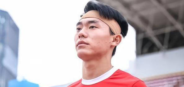 成都蓉城宣布两位大牌国脚强援留洋，主教练徐正源全力支持