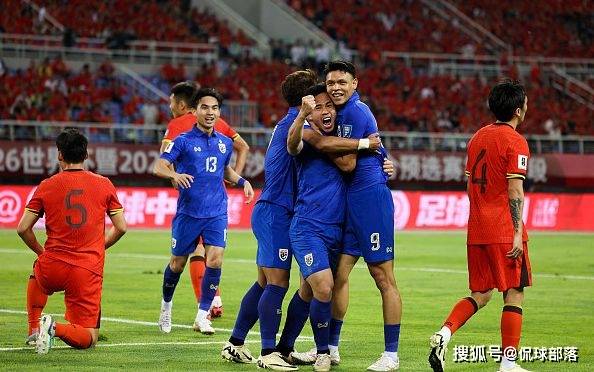 3-2！亚洲第15狂飙：4连胜轰18球+头名进4强 却被国足挤出18强赛