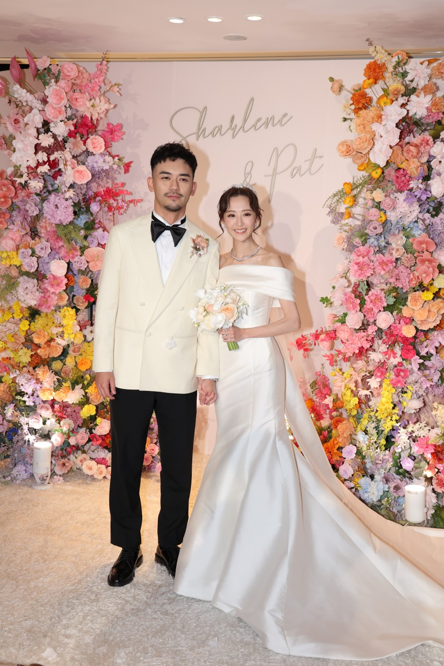 前体操女王大婚！与型男老公交换钻戒再亲吻，穿丽都婚纱宣誓泪崩