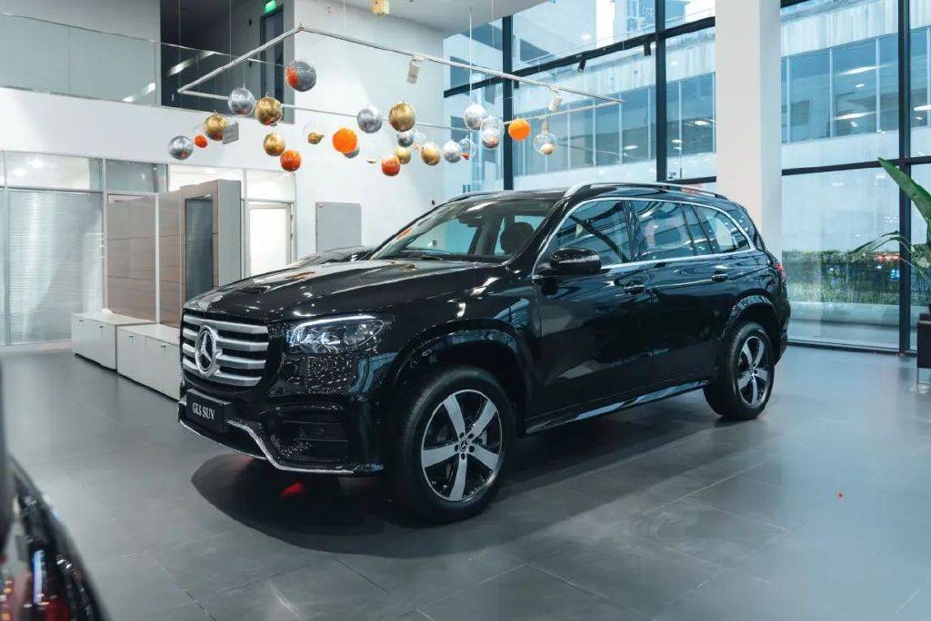 什么样的成皆有钱东谈主，会在2024年买一台疾驰GLS SUV？