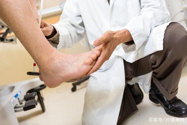 人老脚先衰？送你3个足部保健方法，强健根基，中老年适用