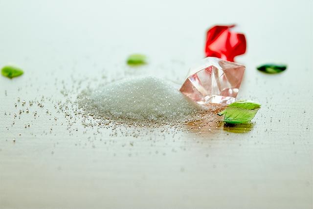 当盐量摄入过多，身体也会给出信号，被忽视的高盐食物有哪些？