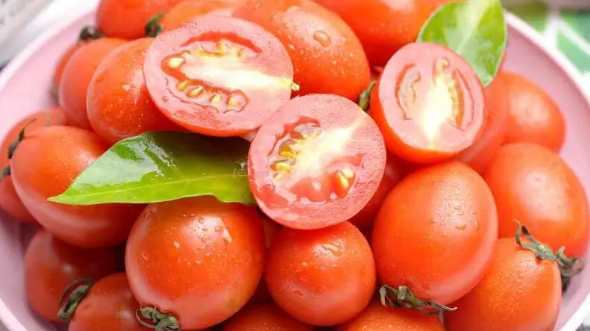 西红柿的营养有多高？生吃和熟吃哪个好？这三类人少吃为好