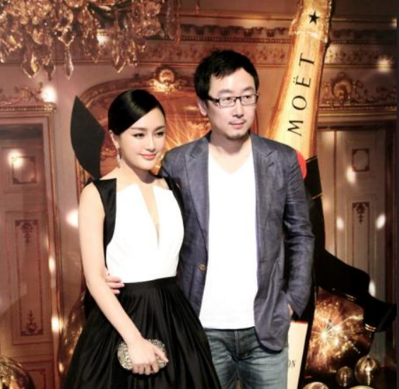 秦岚：两段感请无疾而终，42岁仍未婚，爱请绝不将就