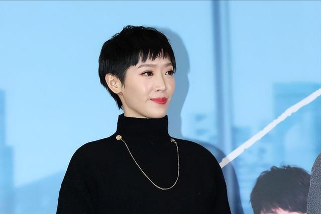 李立群女儿李元元，曾与黑人初恋甜蜜合照被喷，32岁仍未婚