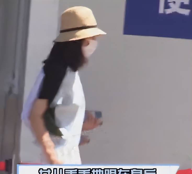 张亮开豪车携家人做核酸！前妻寇静牵着7岁女儿，离婚四年仍同住