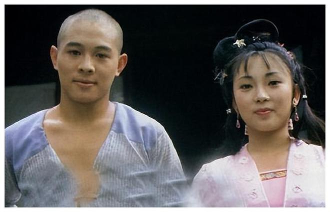 离婚25年后，李连杰与前妻黄秋燕在北京重逢，发生了怎样的故事