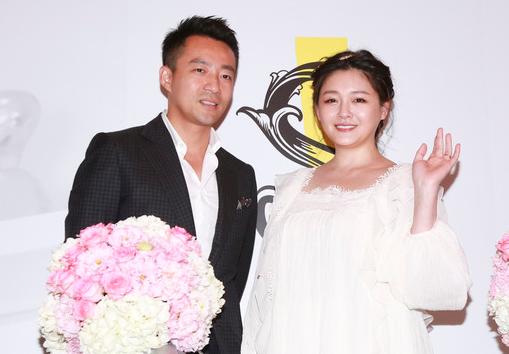 S妈曝大S宣布离婚后状况：还在生气，张兰母子打电话求救也没用