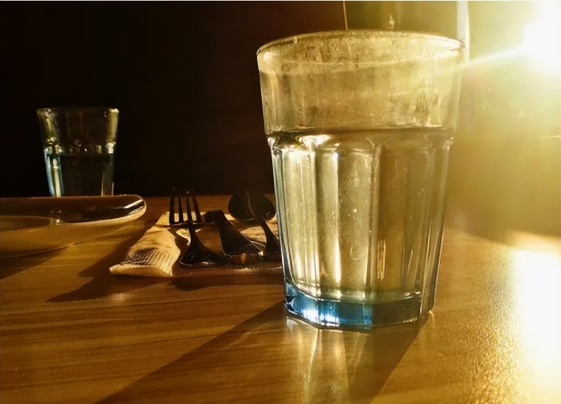 长期喝烧开的自来水，不碰矿泉水和纯净水，身体最终会怎样？