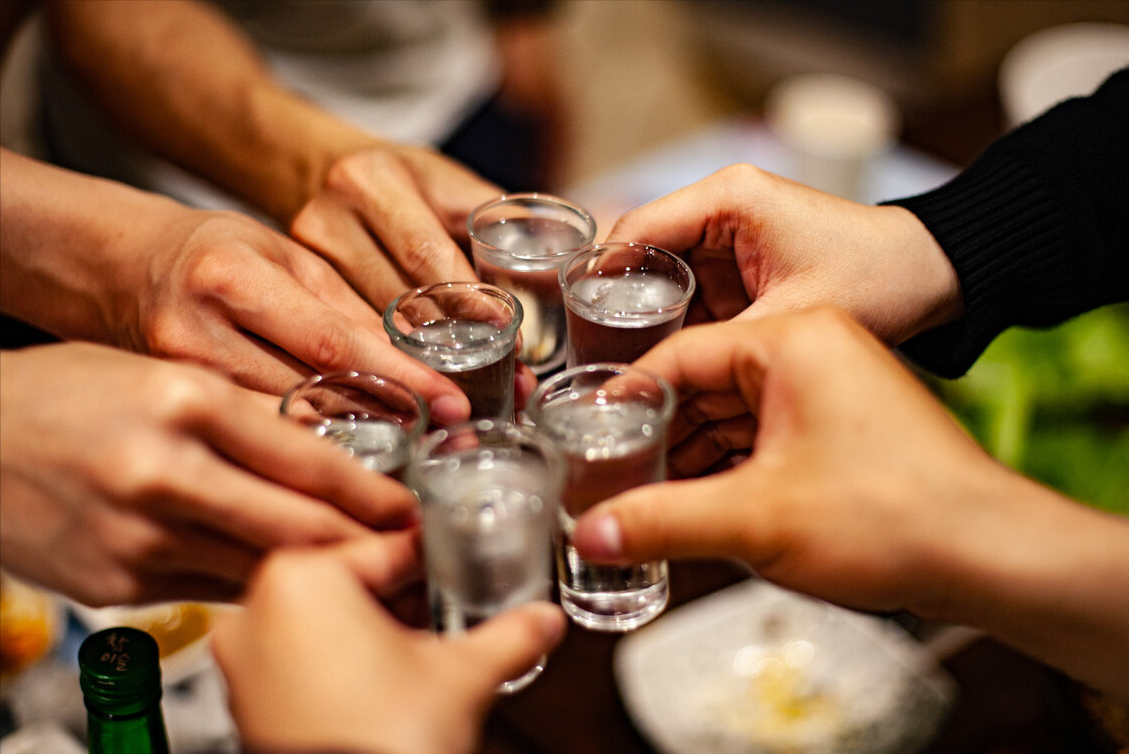 喝酒后,若身体出现这5个现象,说明你已不适合喝酒,建议早戒酒