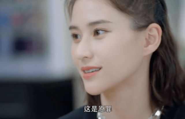 何超莲曝DU王曾三次遭暗杀 母亲年轻时患重度抑郁症