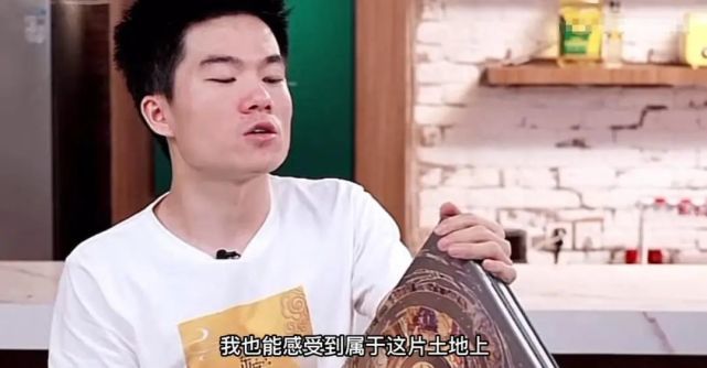 新东方翻红的背后：这个有点丑的年轻人，凭什么抓住了流量密码？