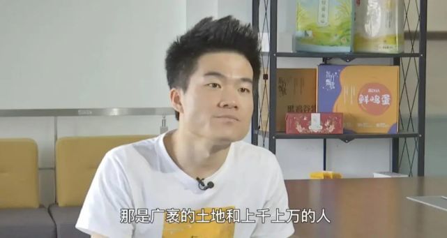 新东方翻红的背后：这个有点丑的年轻人，凭什么抓住了流量密码？