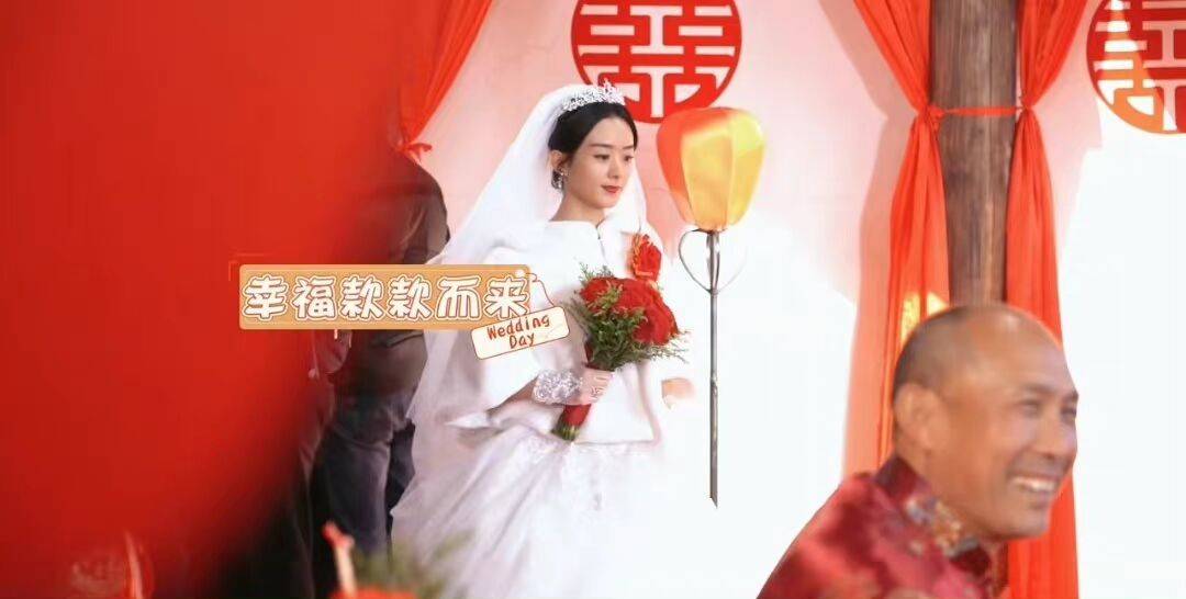 赵丽颖《幸福到万家》也太真实了，卡车装嫁妆饭菜量十足，吃婚席的经髓拿捏住了