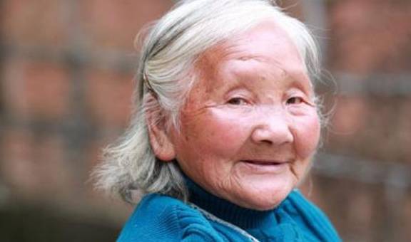 104岁长寿老人，血管“年龄”只有60岁，直言做了3事，不怕血管堵