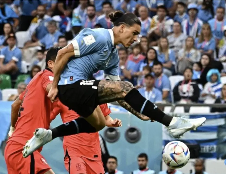 0-0！韩国精彩对攻乌拉圭，韩国郜林打飞机，亿元先生失空门良机