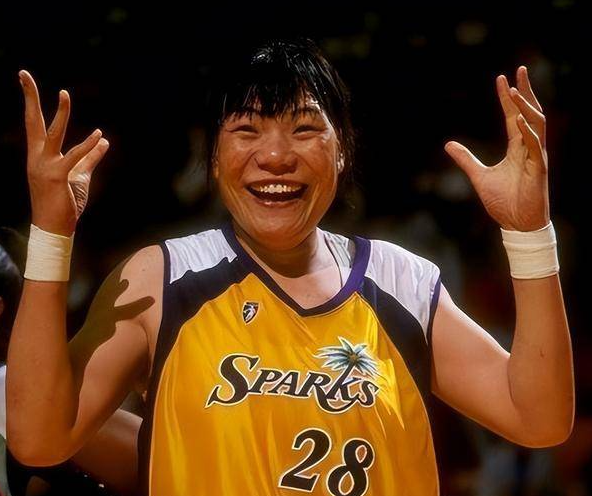 这才是中国女篮第一人啊