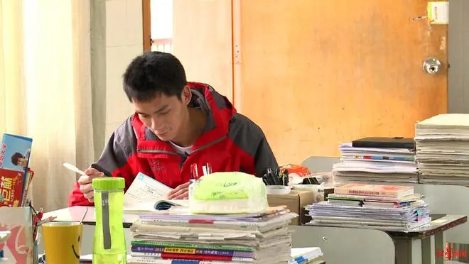 35歲男子為考清華復讀14年，曾考上多所一本名校，均放棄
