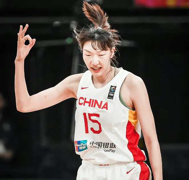 亚洲杯-韩旭17+15 中国女篮力克澳大利亚晋级决赛