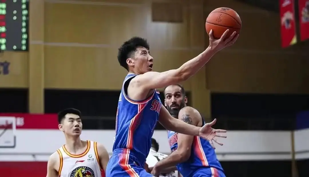 奇闻!37岁还能拿顶薪,广厦确定孙铭徽替补,姚明回应李梦卷裤腿