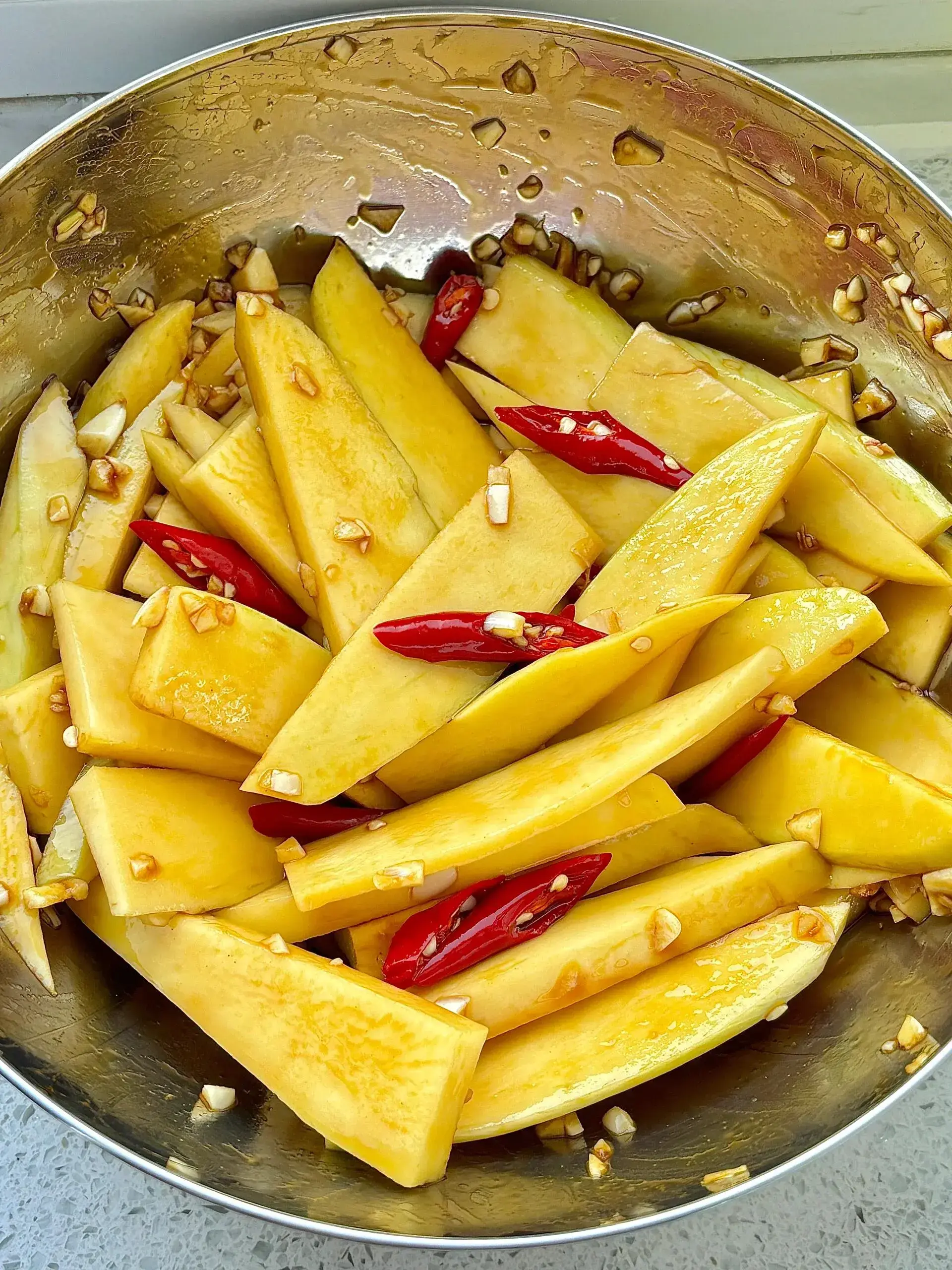 据说这一道蚝油芒果，是云南人的最爱。