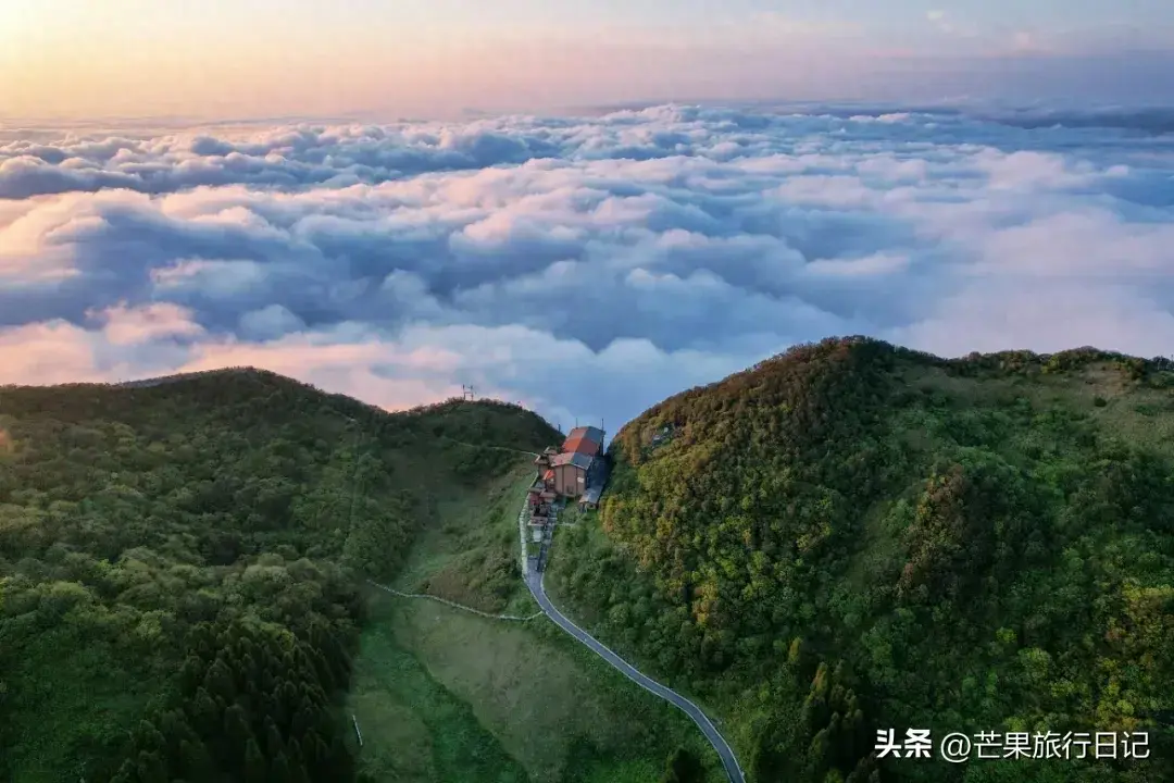 重庆与贵州交界有个地方，名气不大风景绝美，被评为世界自然遗产