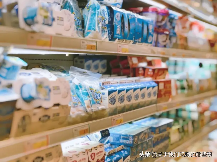 买酸奶，看牌子看价格都不对，“4个信息”全对上，才是优质酸奶